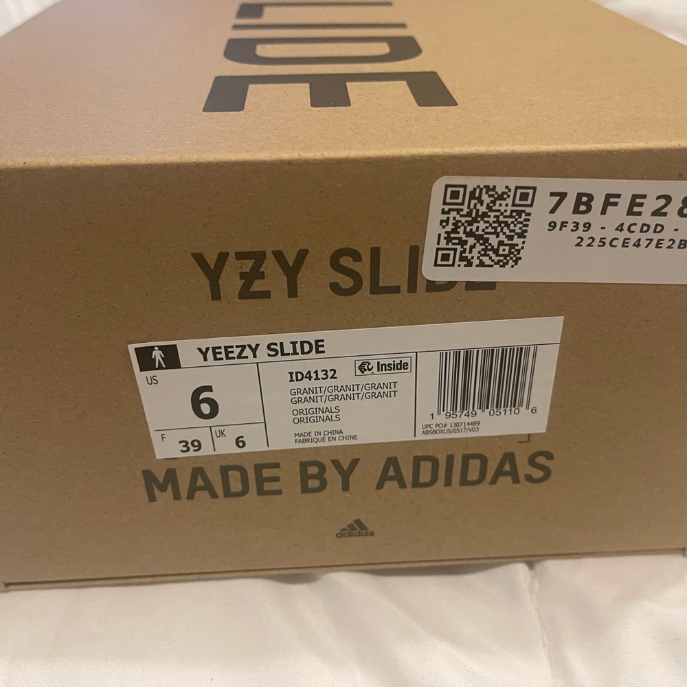 Addias Yeezy Slide